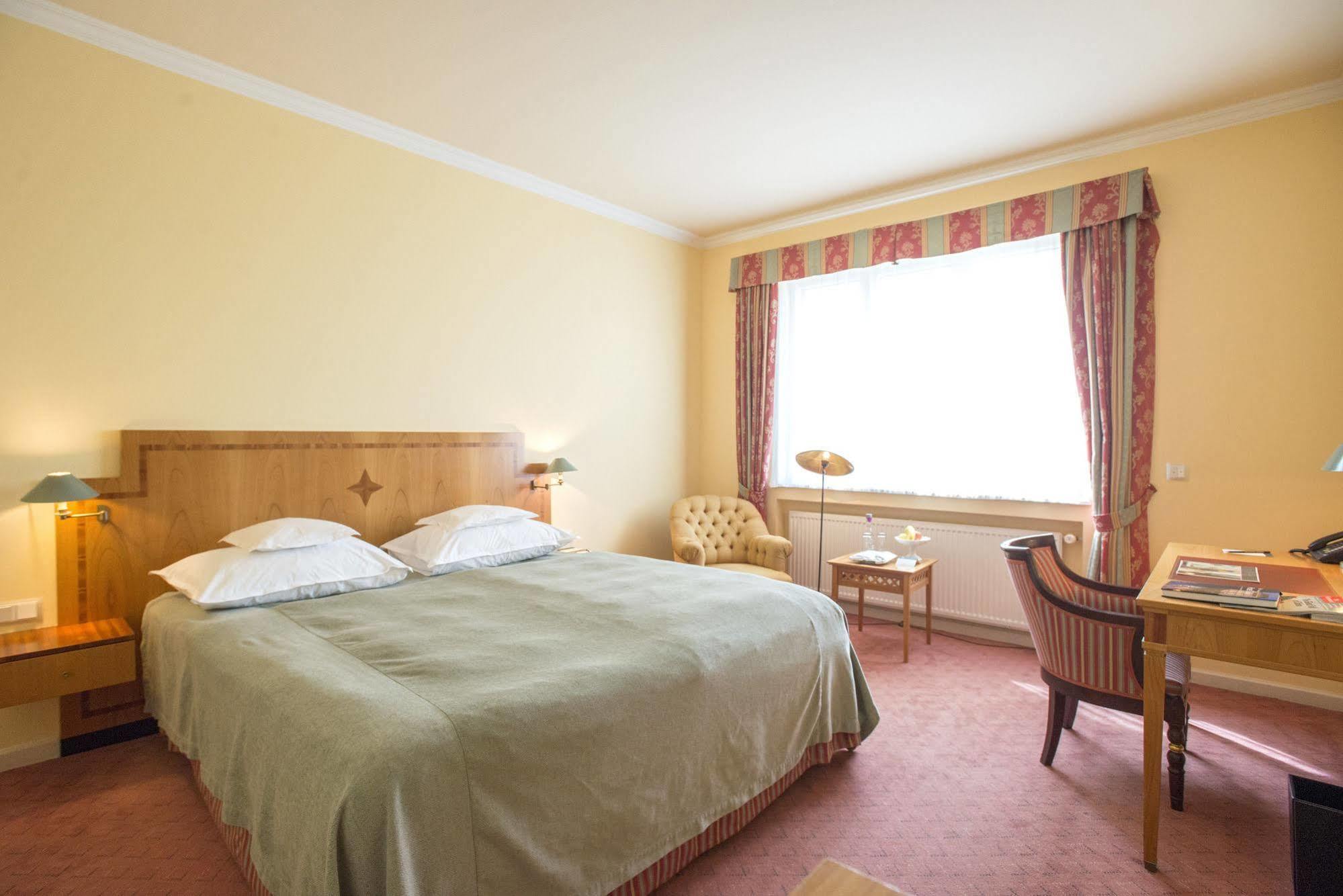 Grandhotel Hessischer Hof - Hotel Frankfurt Франкфурт на Майн Екстериор снимка