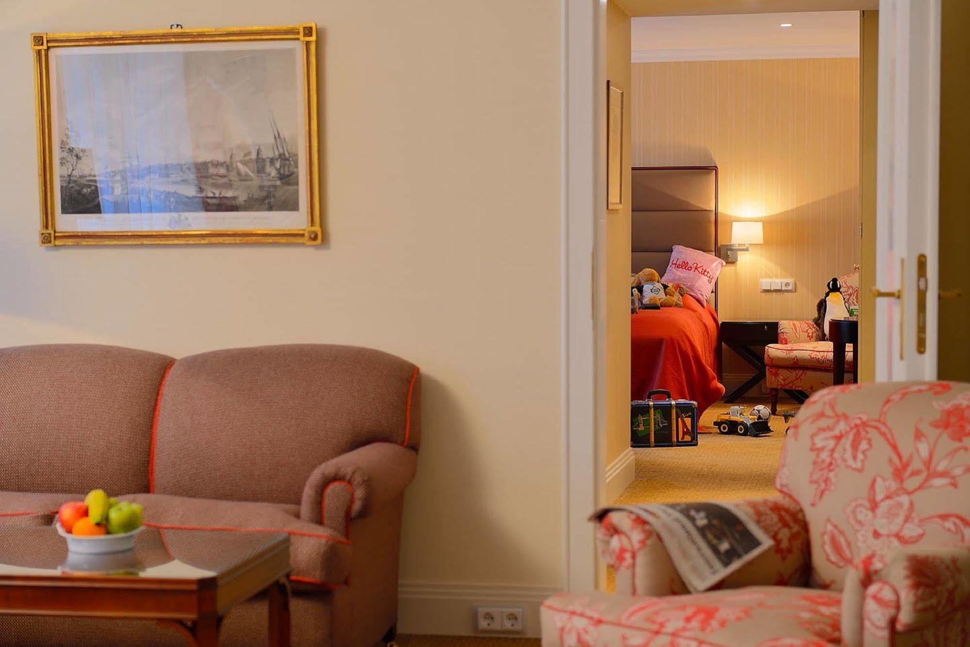 Grandhotel Hessischer Hof - Hotel Frankfurt Франкфурт на Майн Екстериор снимка